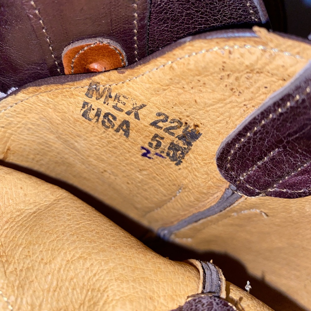 beautiful boots for rodeo
they fit like 6